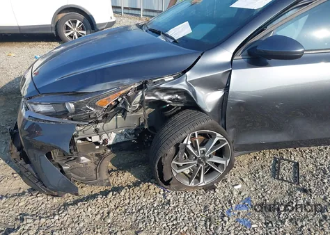 2024 Kia Forte Lxs z USA, uszkodzony, nr VIN 3KPF24AD5RE754688